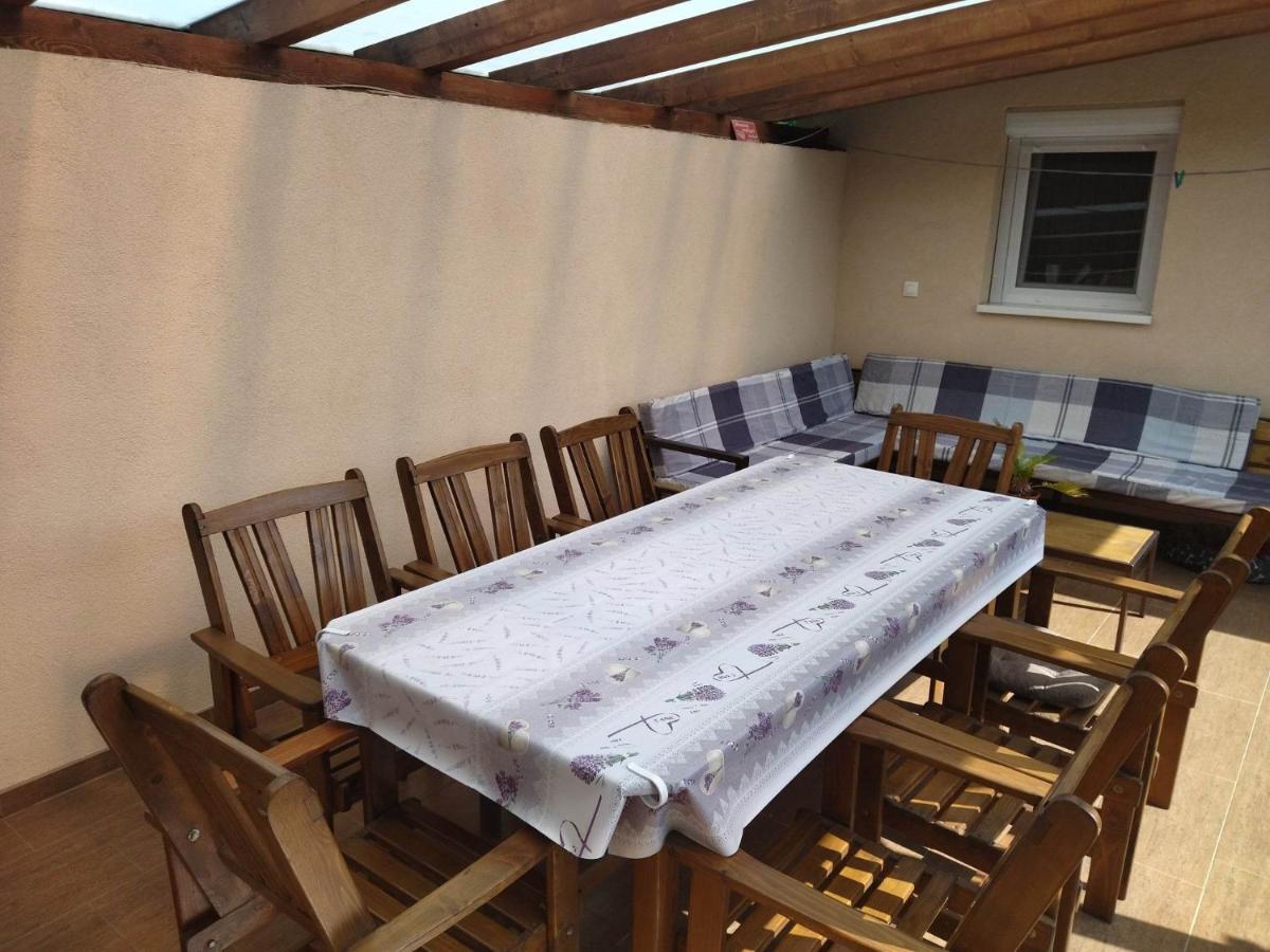 Kurucz Vendeghaz Hajduszoboszlo Apartment ภายนอก รูปภาพ