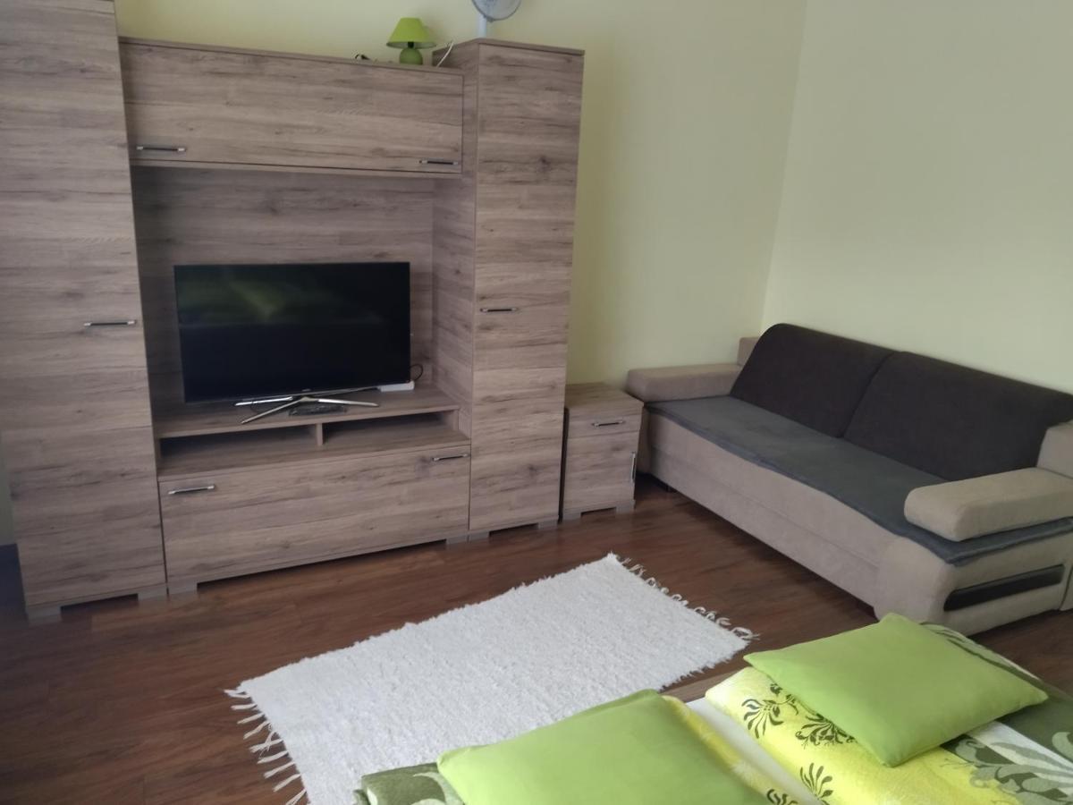 Kurucz Vendeghaz Hajduszoboszlo Apartment ภายนอก รูปภาพ