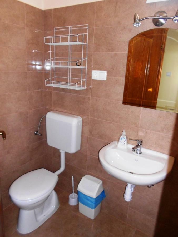 Kurucz Vendeghaz Hajduszoboszlo Apartment ภายนอก รูปภาพ